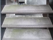 サンビュー新居　階段清掃